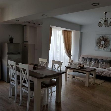 apartament 2 camere ultracentral Râmnicu Vâlcea Esterno foto