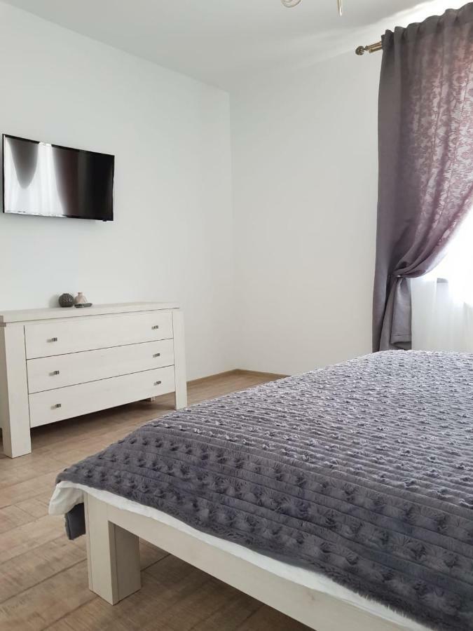 apartament 2 camere ultracentral Râmnicu Vâlcea Esterno foto