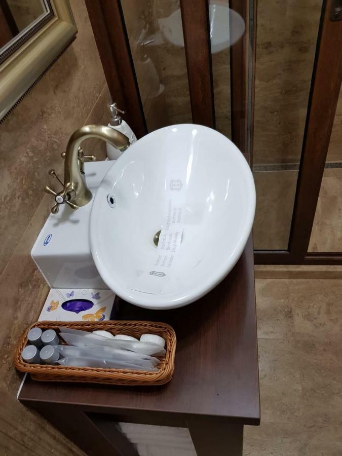 apartament 2 camere ultracentral Râmnicu Vâlcea Esterno foto