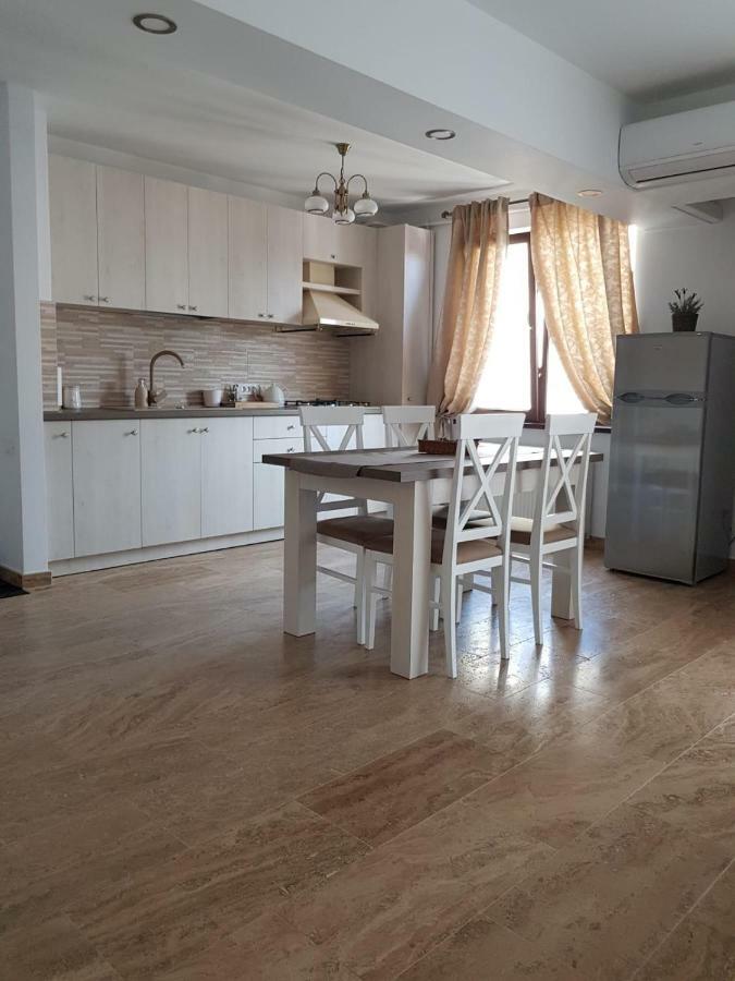 apartament 2 camere ultracentral Râmnicu Vâlcea Esterno foto