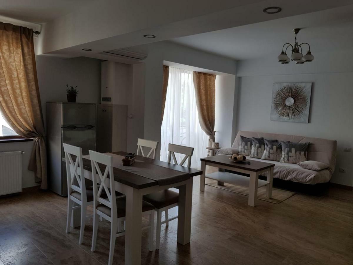 apartament 2 camere ultracentral Râmnicu Vâlcea Esterno foto